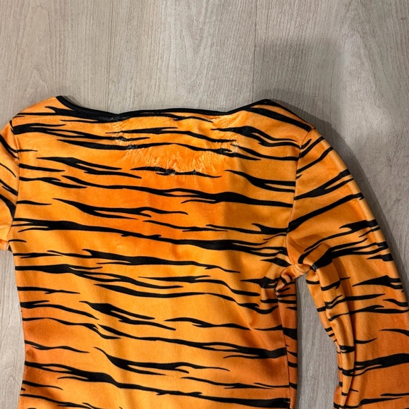 Spirit halloween Tiger catsuit size xs - Picture 5 of 5